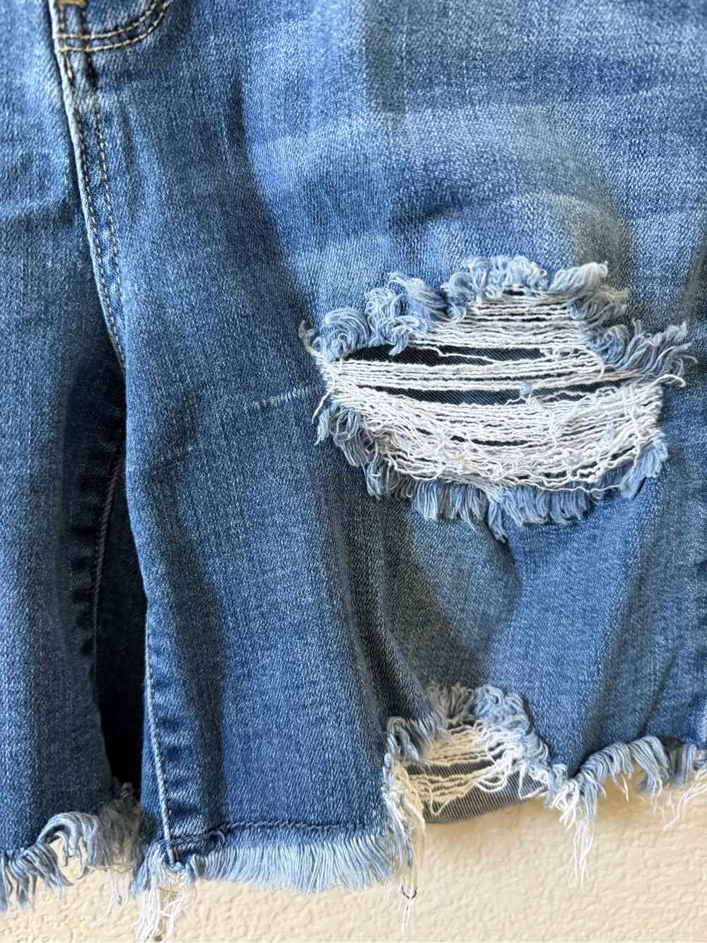 Judy Blue Size 1X High Rise Destroyed Bermuda Blue Jean Short Stretch •flaw - Picture 7 of 13